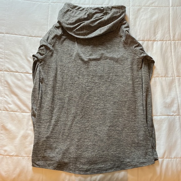 Hooded long sleeve shirt - Picture 2 of 3